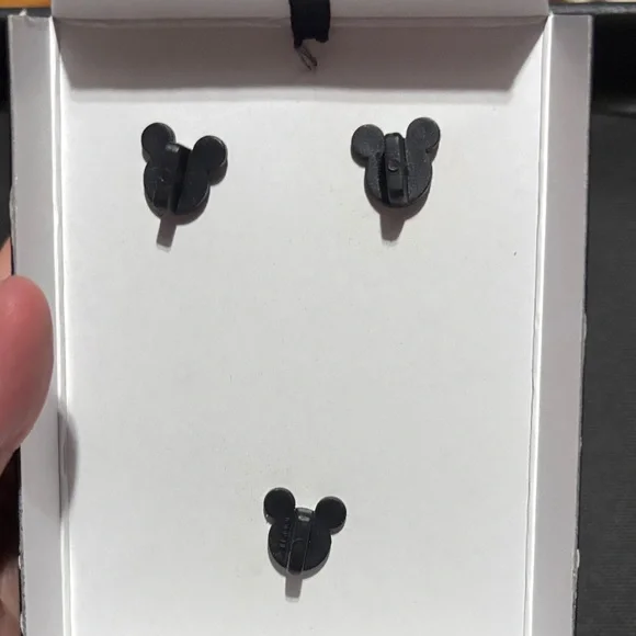 Disney Red and Gold Dinosaur Pin collectible - Picture 5 of 5